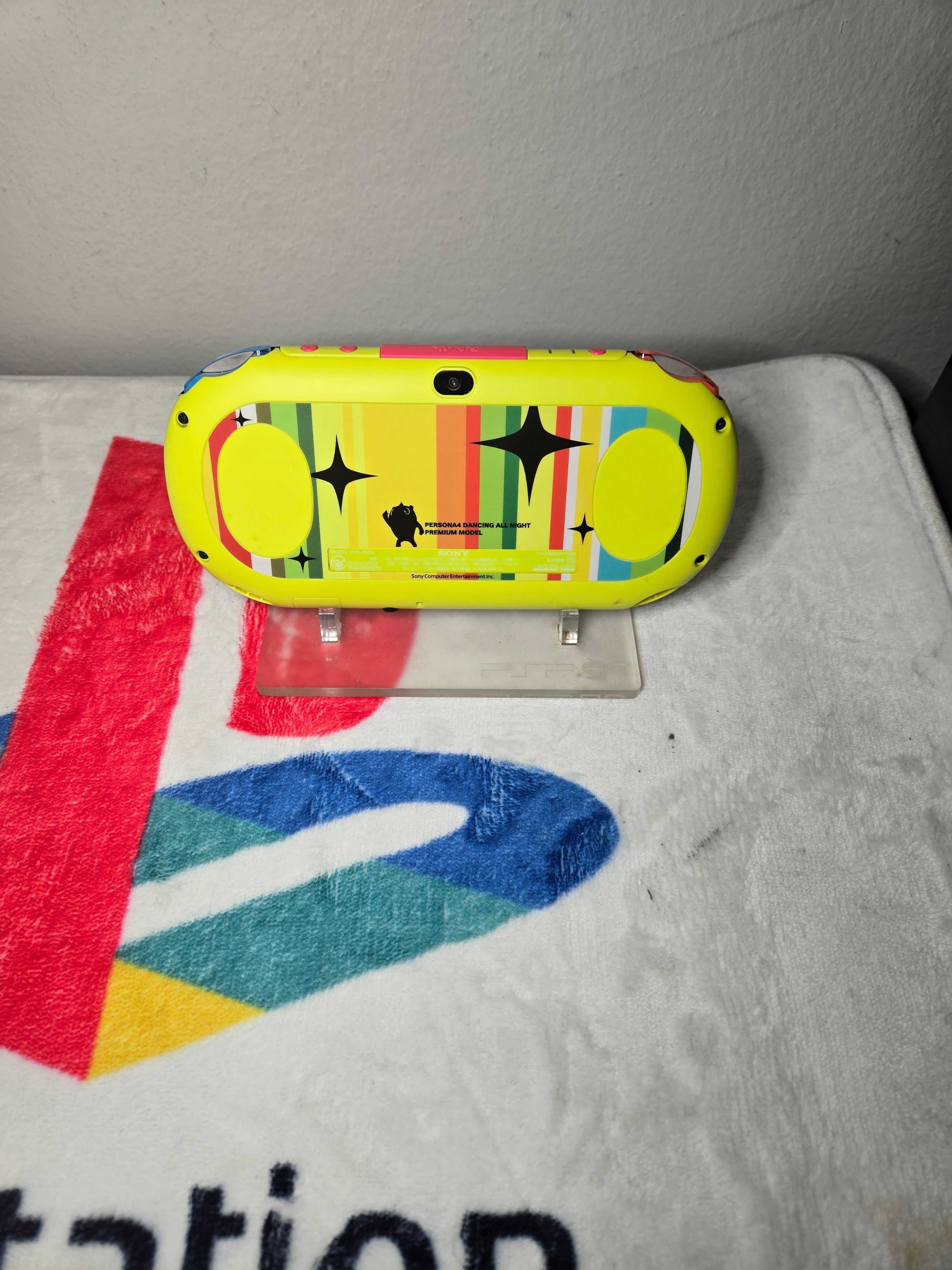 Ps vita 2000 persona custome