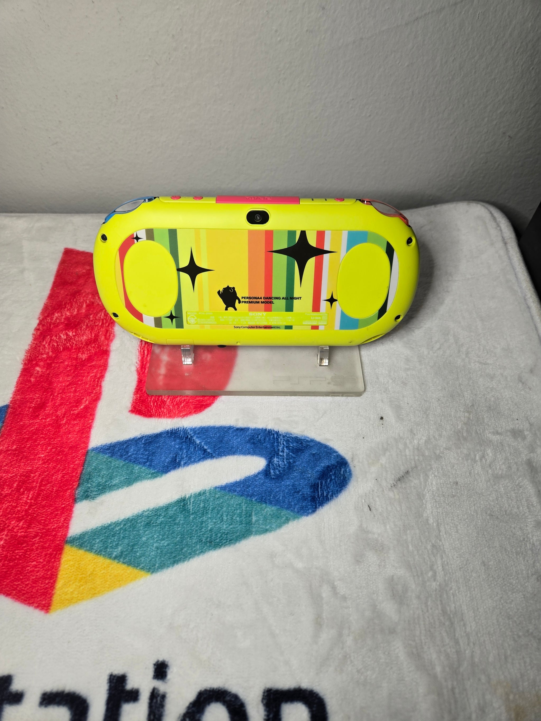 Ps vita 2000 persona custome