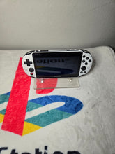Load image into Gallery viewer, Ps vita 2000
